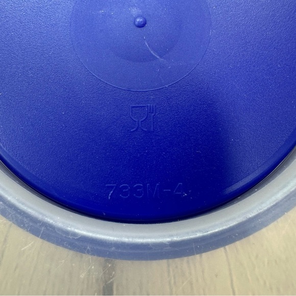 Tupperware seal cover lid replacements food storage - Picture 4 of 8